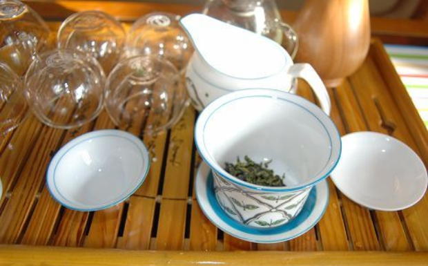喝海马宫茶的好处和坏处有哪些.png