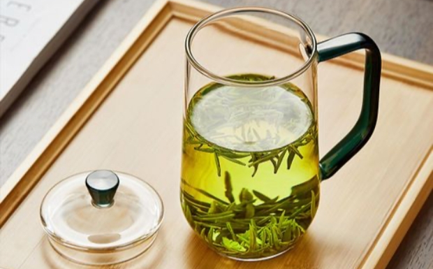 碧螺春绿茶的功效与作用.jpg 碧螺春绿茶的功效与作用.jpg