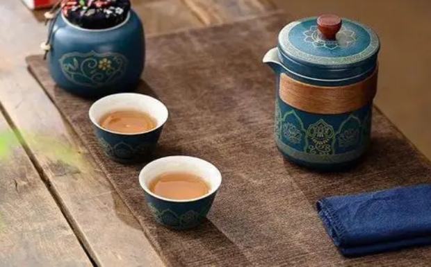 天山绿茶保健功能.jpg 天山绿茶保健功能.jpg