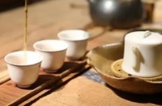 高桥银峰是卷曲型绿茶吗