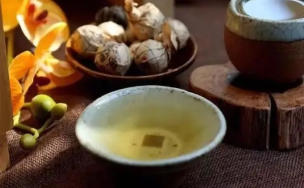覃塘毛尖茶的外形特征.jpg 覃塘毛尖茶的外形特征.jpg