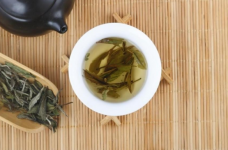 女人喝白牡丹茶的好处和坏处是什么