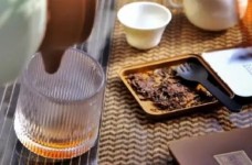 信阳红茶是不是毛尖茶