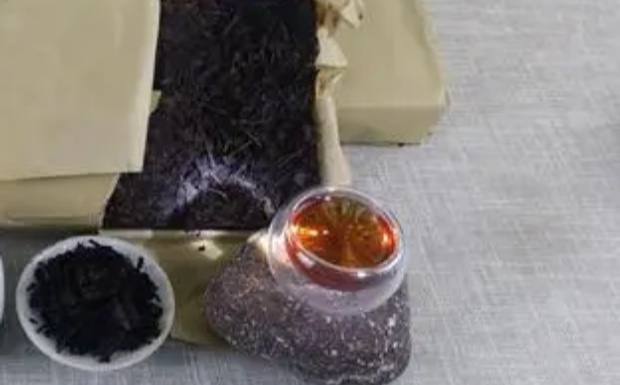 千两茶怎么切割.jpg 千两茶怎么切割.jpg