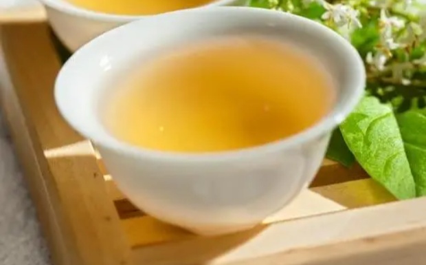 小白银针茶和普通银针对比1.jpg 小白银针茶和普通银针对比1.jpg