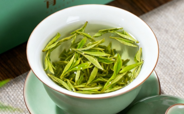 生成汉山红红茶泡茶图片_副本.jpg
