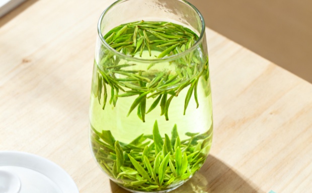 生成汉山红红茶泡茶图片_副本.jpg